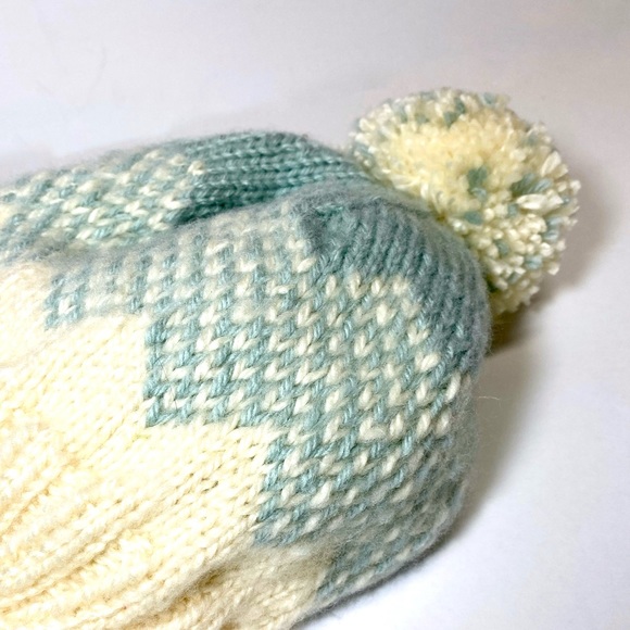 HANDMADE Chunky Fair Isle Beanie Hat, Warm Winter Weather Accessory Gift - Picture 7 of 9